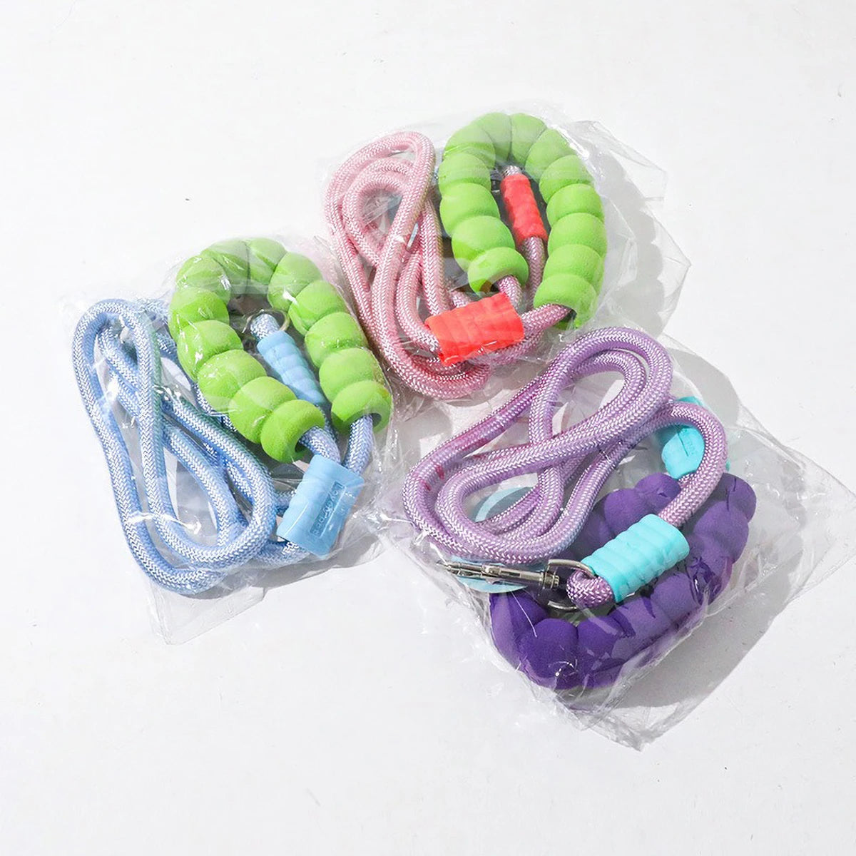 150cm Long Dog Leash with Foam Handle Cushioning Shock-Absorbing Elastic Alloy Buckle Durable Comfortable Rope for Walking